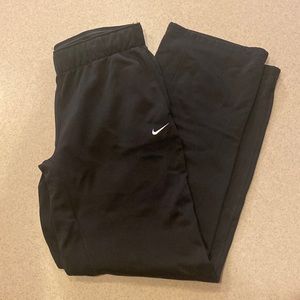 Nike sweatpants size medium